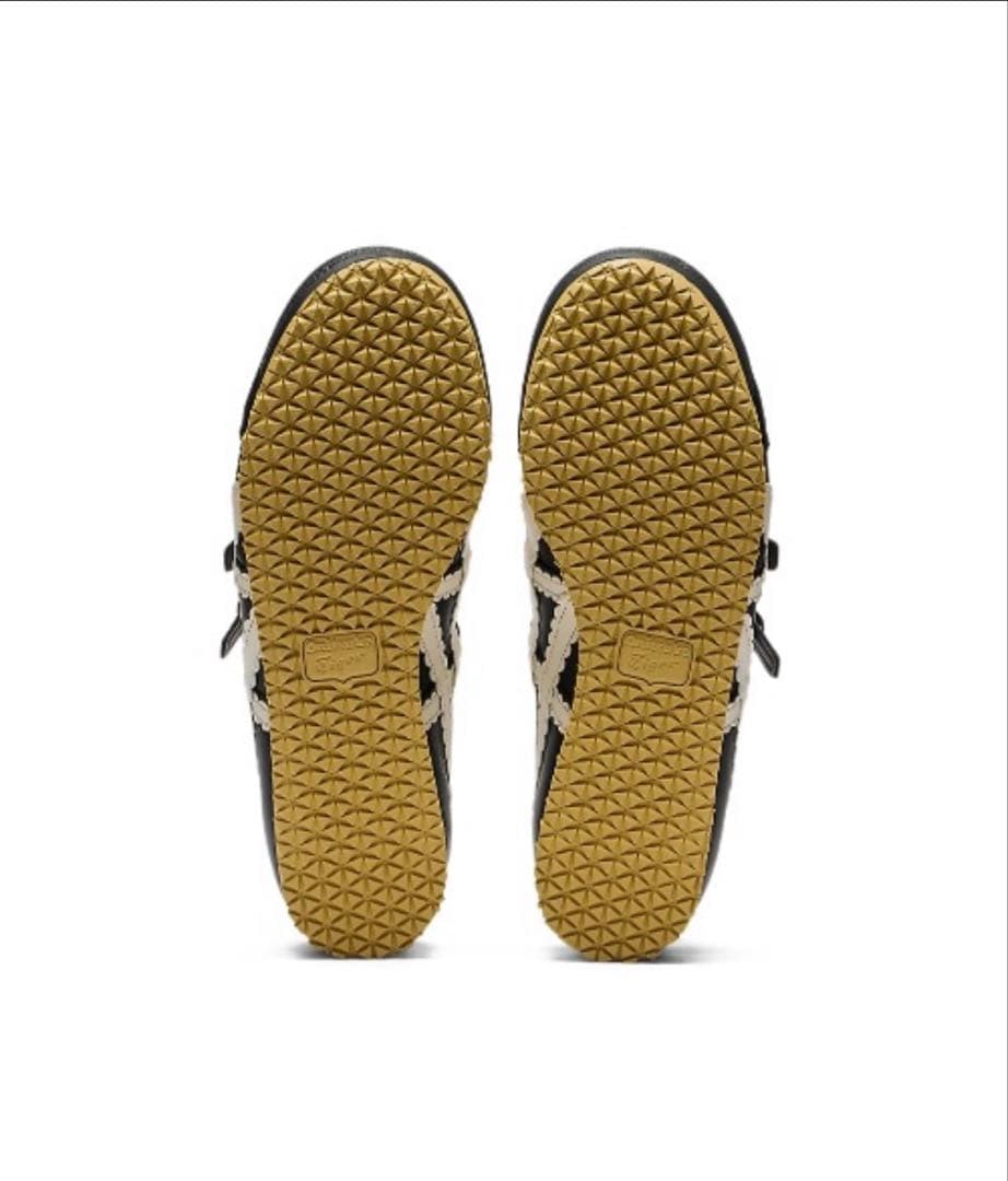 ブラック　ストラップ付き バレエシューズ