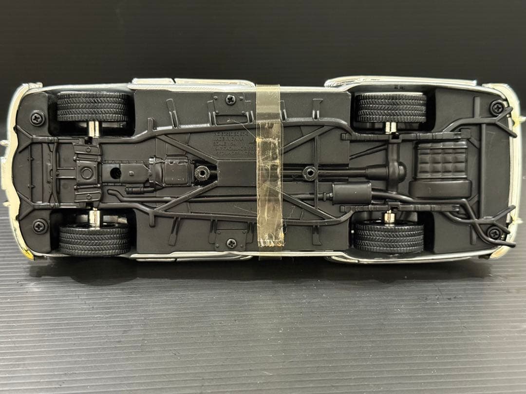 【1947年】キャデラック　ローライダー(新品)【 1/24スケール】JADA