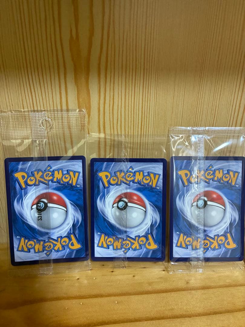 な*ん様 【未開封】バティックシャツのピカチュウ3枚