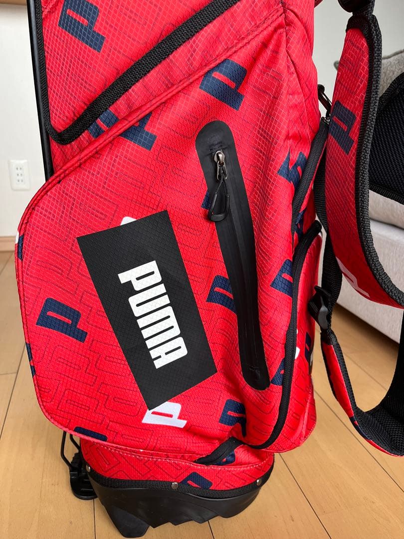 美品PUMAプーマ　スタンド式キャディバッグ 軽量2.8kg Pグラフィック