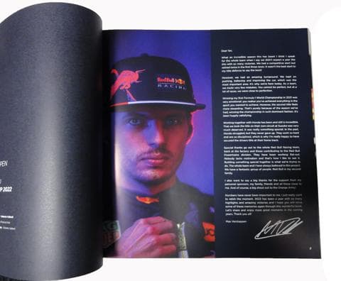 2022年レッドブル　フェルスタッペン ワールドチャンピオン記念 写真集