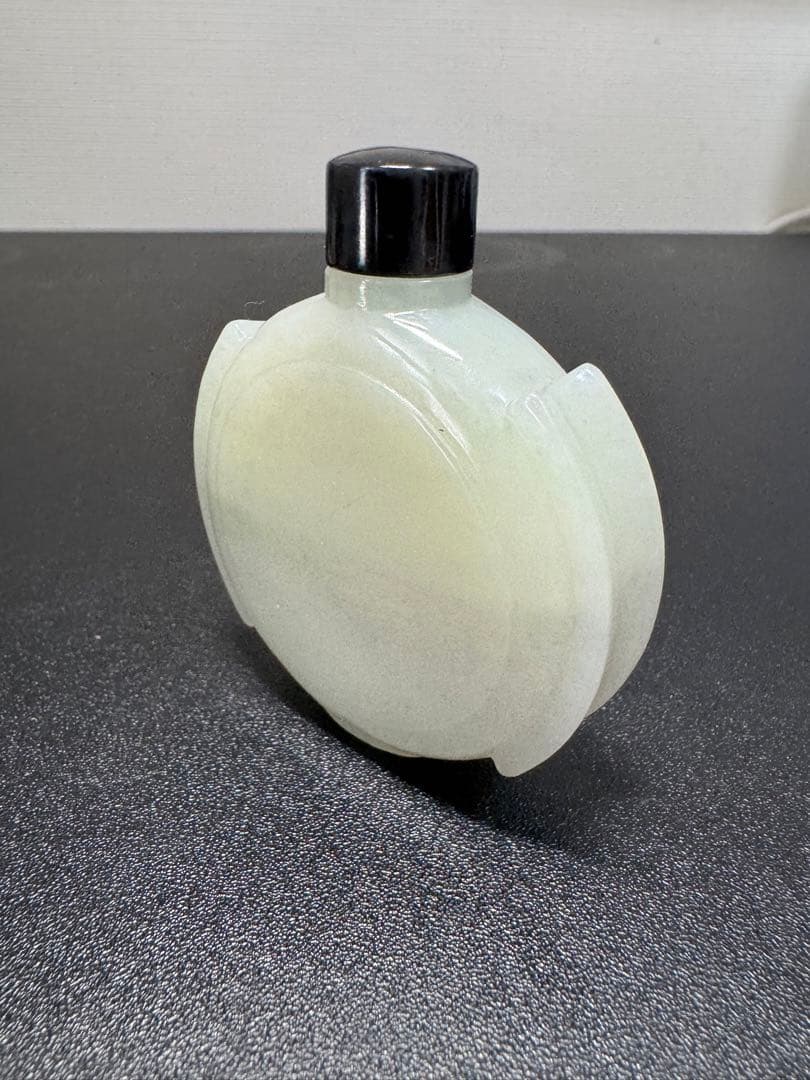 美品 鼻煙壺 和田玉 珍蔵品　新疆産ホータン玉（水墨色）鼻煙壺