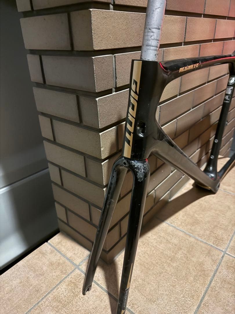 GIANT TCR カーボンフレーム　送料込み2000円＋で可能