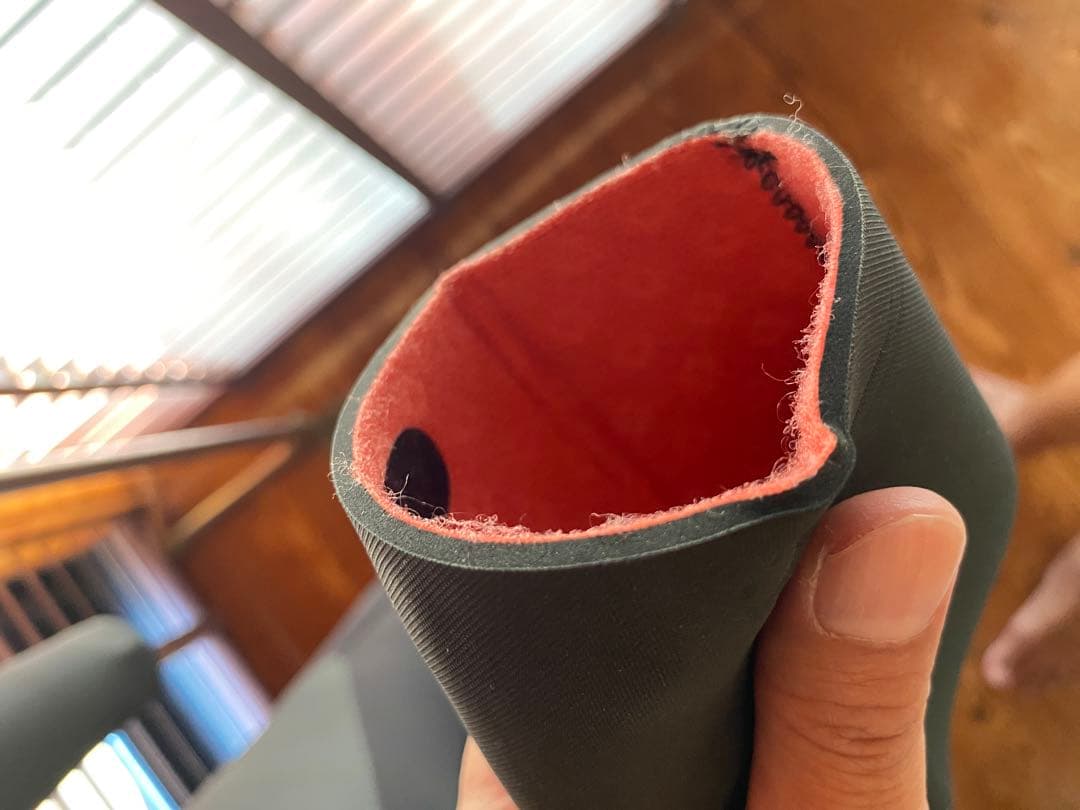 新品未使用　TAVARUA タバルア　裏起毛フルスーツ　3x3mm