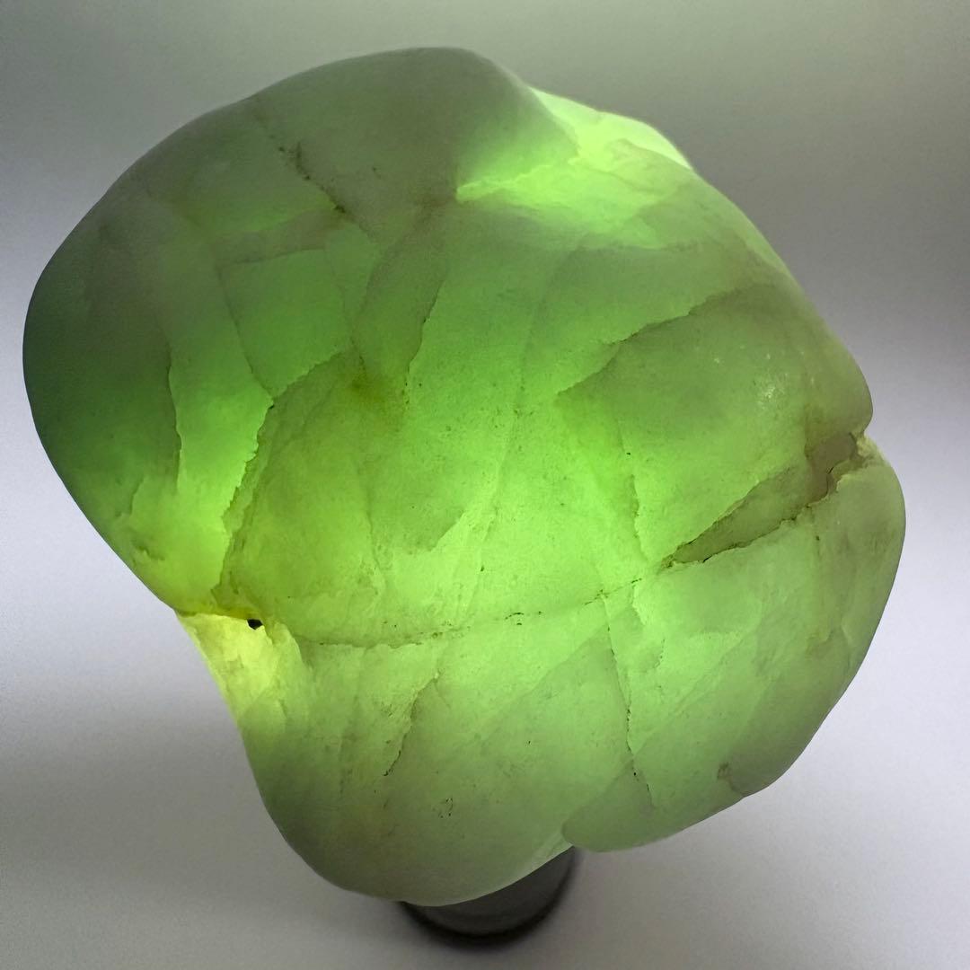 糸魚川　翡翠　ヒスイ　ひすい　海石　約68g