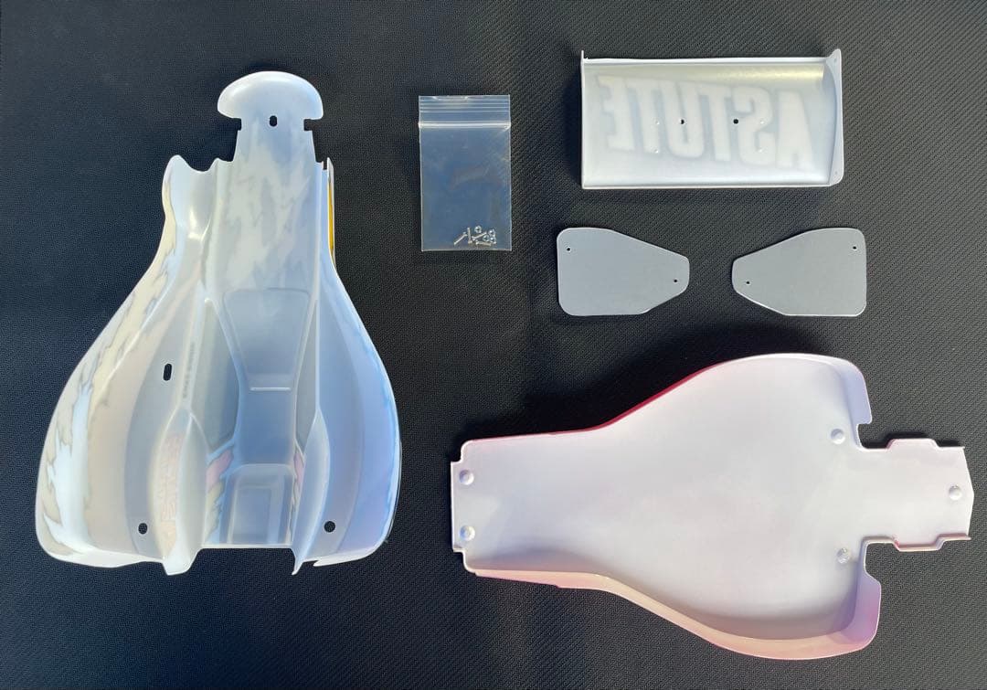 タミヤ スーパーアスチュート ボディ(カット&塗装済み)②