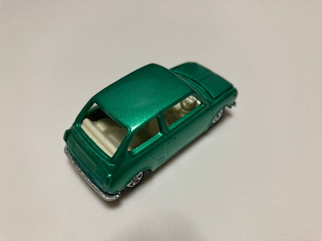 トミカ　黒箱　日本製　スバル　R-2 白シート