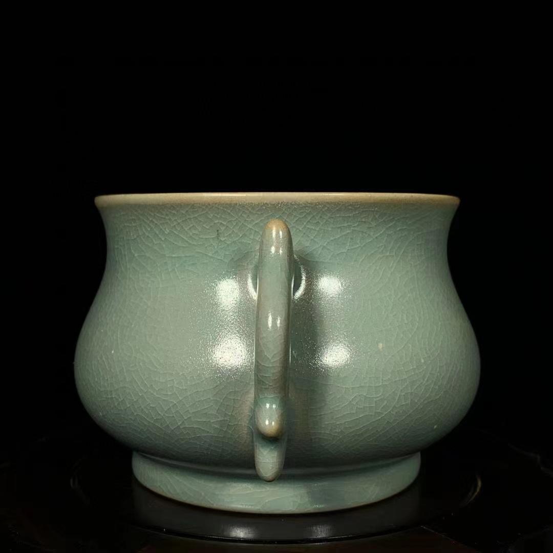 中国古美術・旧蔵の磁器・双龍耳香炉・8.5x16cm・置物・茶道具・書道・文房具
