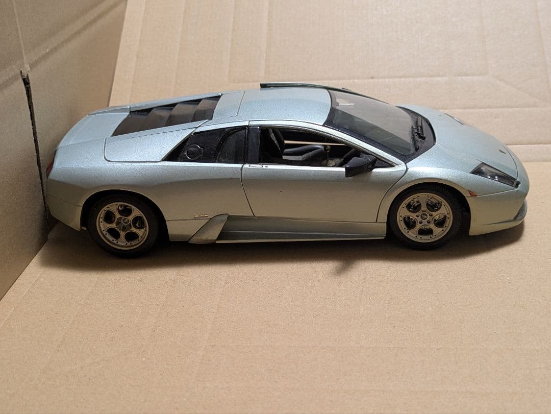 Maisto（マイスト）1/18 ランボルギーニ ムルシエラゴ ミニカー