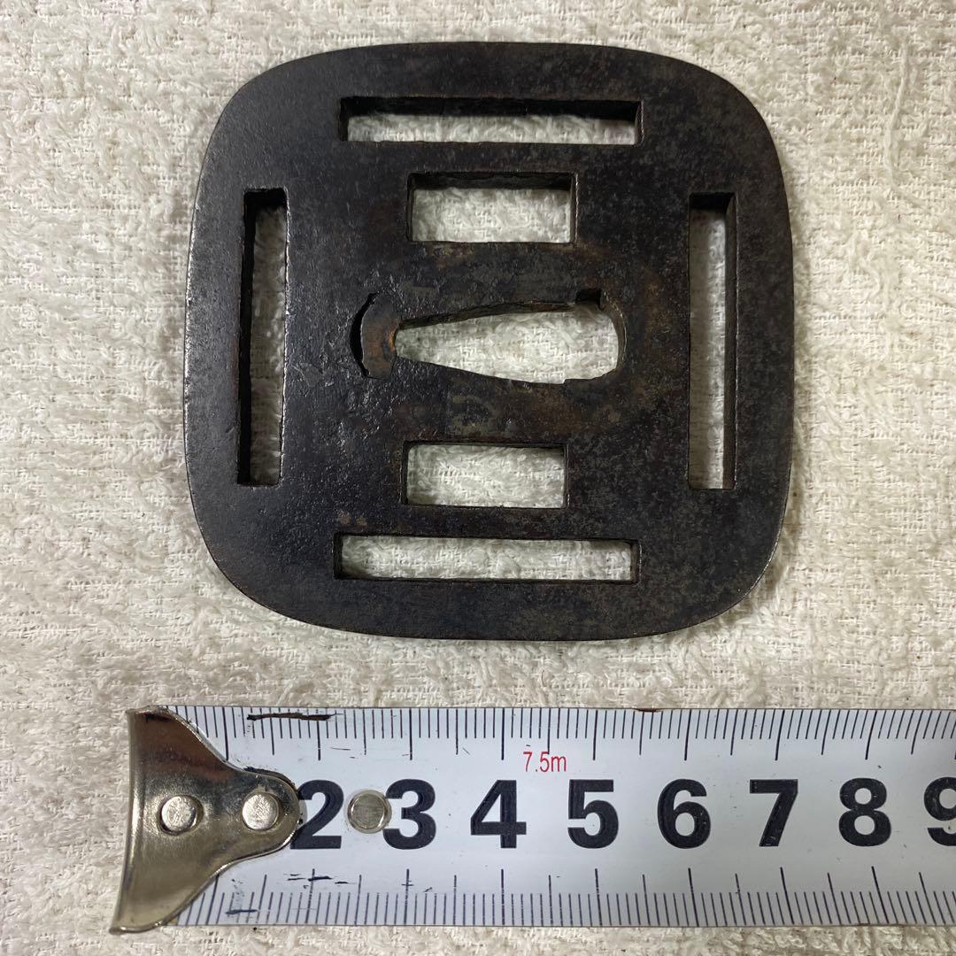 B-56 鍔　鉄地　武具　刀装具　日本刀　骨董品　時代物　美術品　工芸品