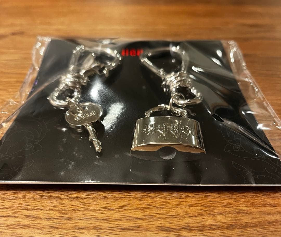 【新品未開封】HANA BAD LOVE 受注販売 カラビナキーホルダー