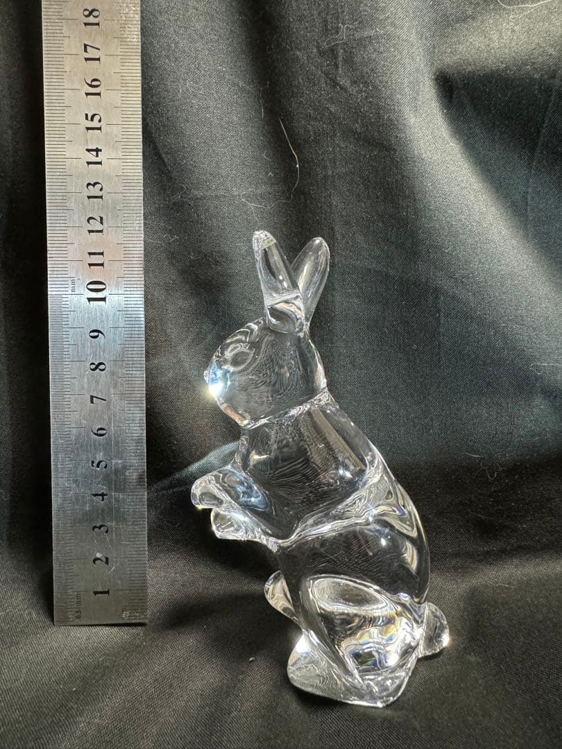 バカラ ウサギの置物