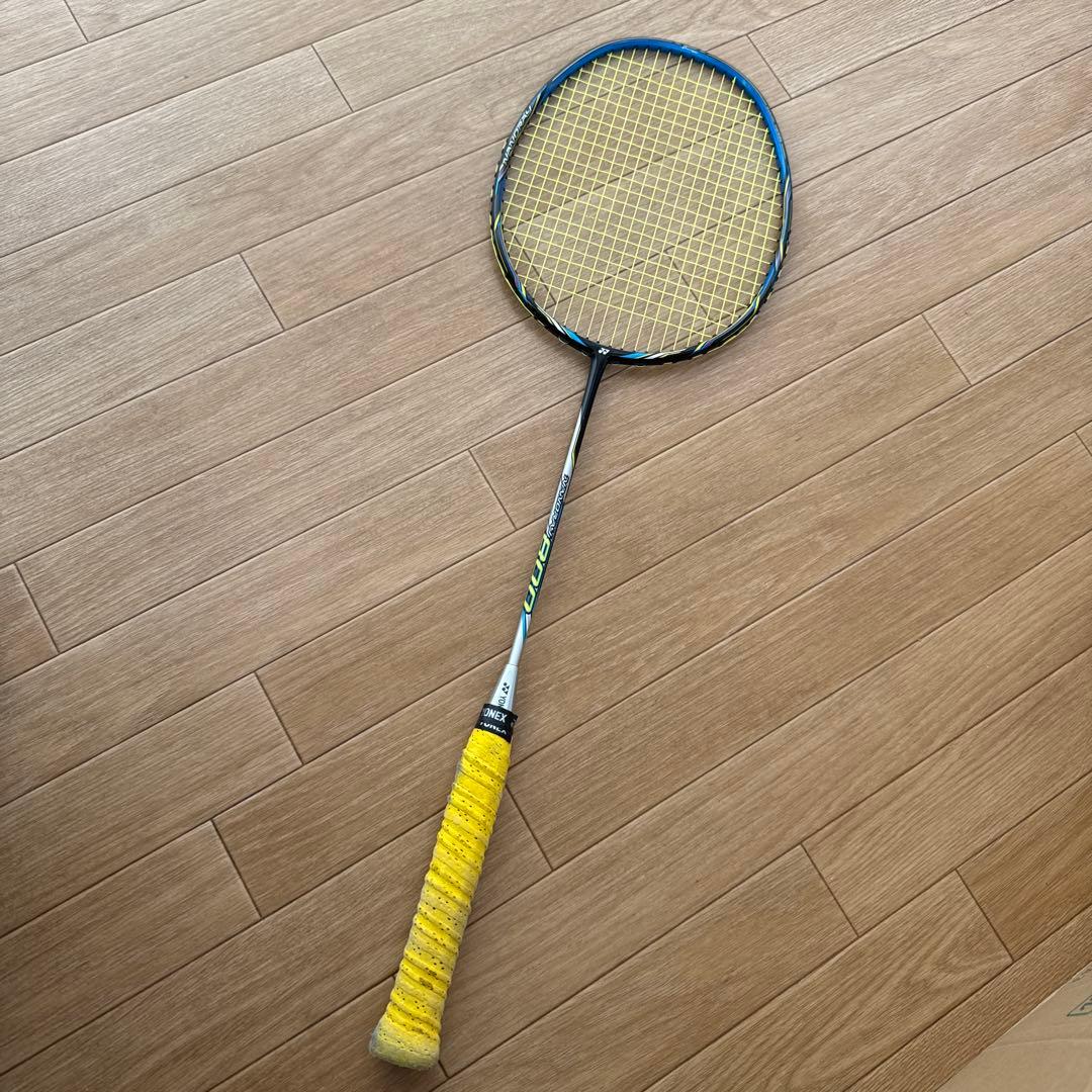 ヨネックス　バドミントンラケット　ナノレイ800