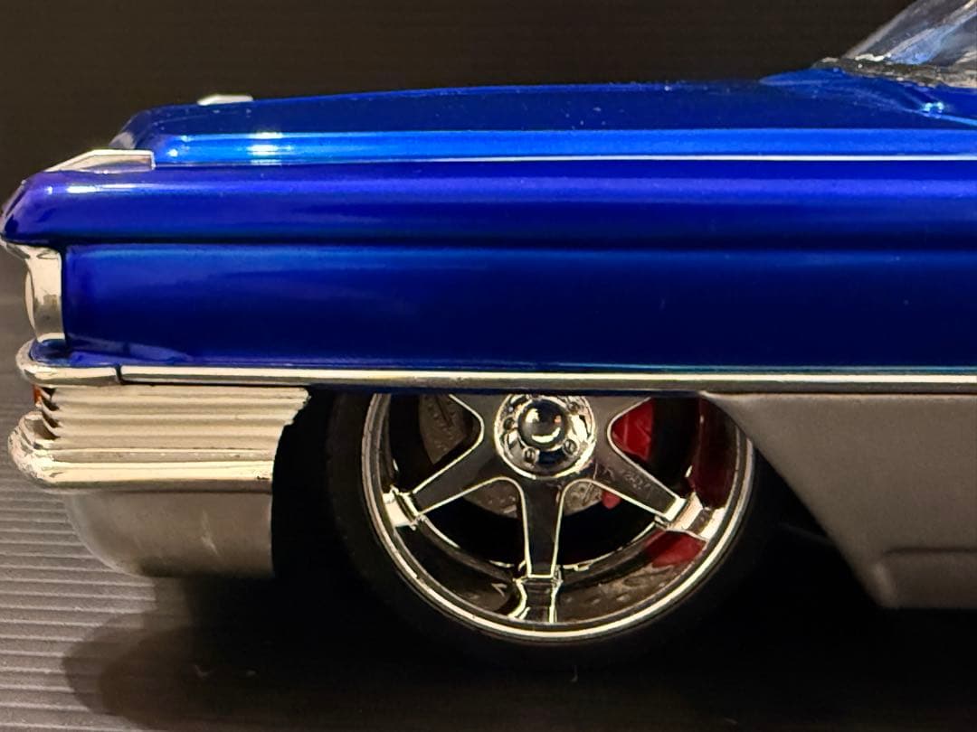 JADA キャデラック1963年　DUB 1/18