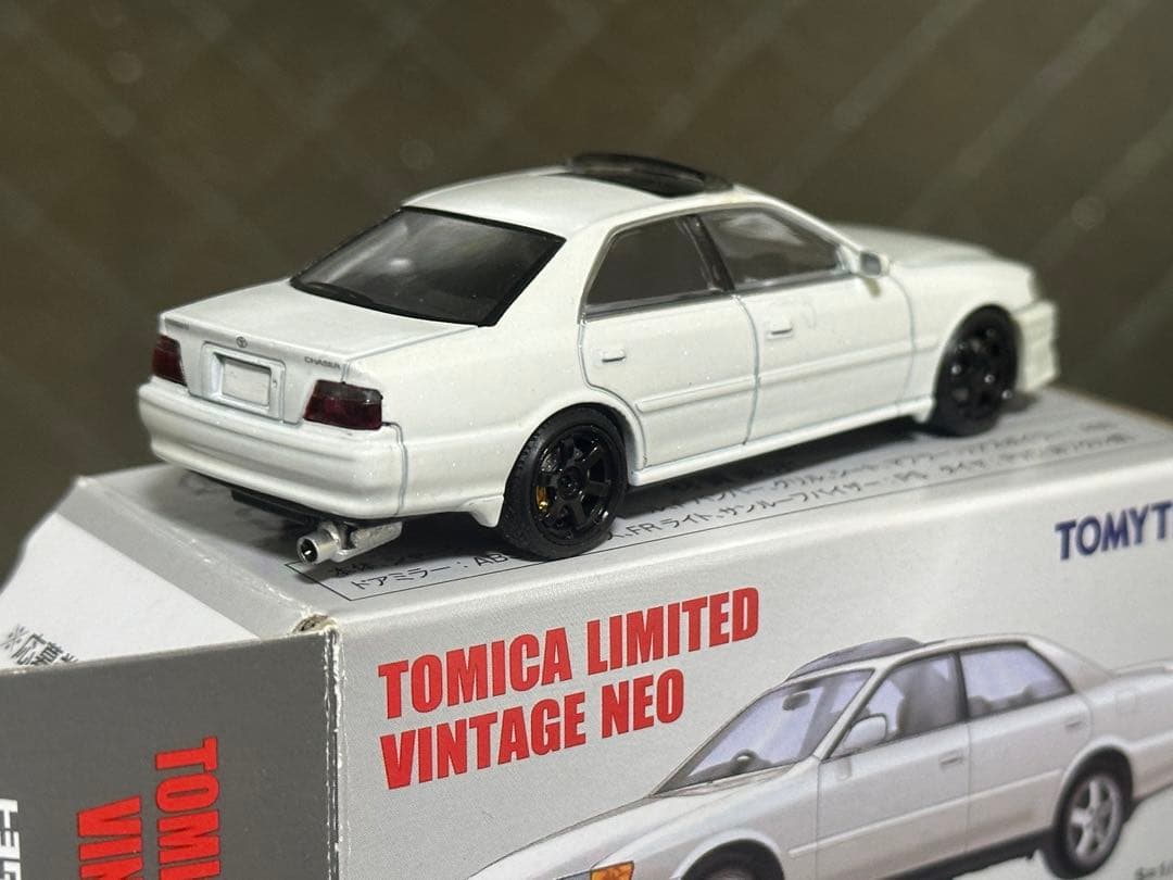 1/64 トミカリミテッドヴィンテージネオ　トヨタ チェイサー　カスタム