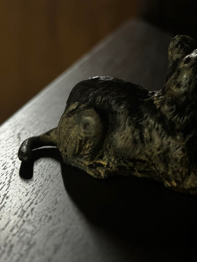 ヴィエナブロンズ　「ゆったり眺める猫」