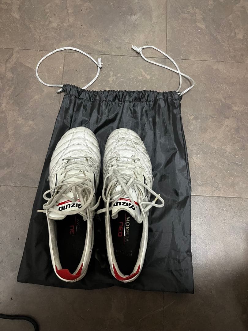 モレリアネオ4 27センチ