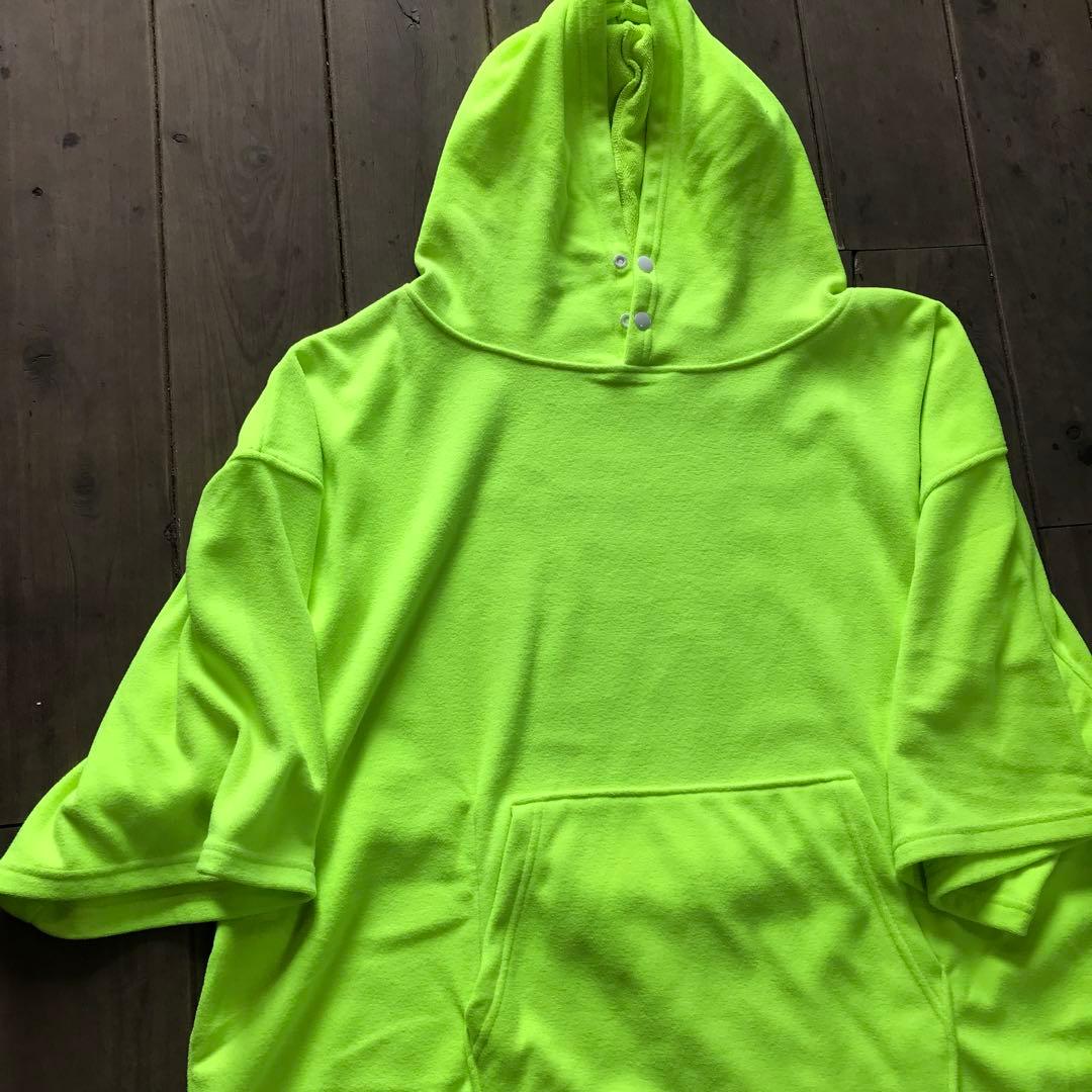 蛍光イエロー フード付きオーバーサイズウェア　タオル　着替え用