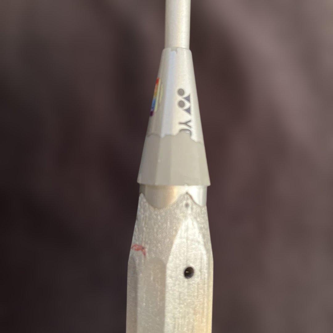 ヨネックス　VOLTRIC 30 バドミントンラケット 専用ケース付き