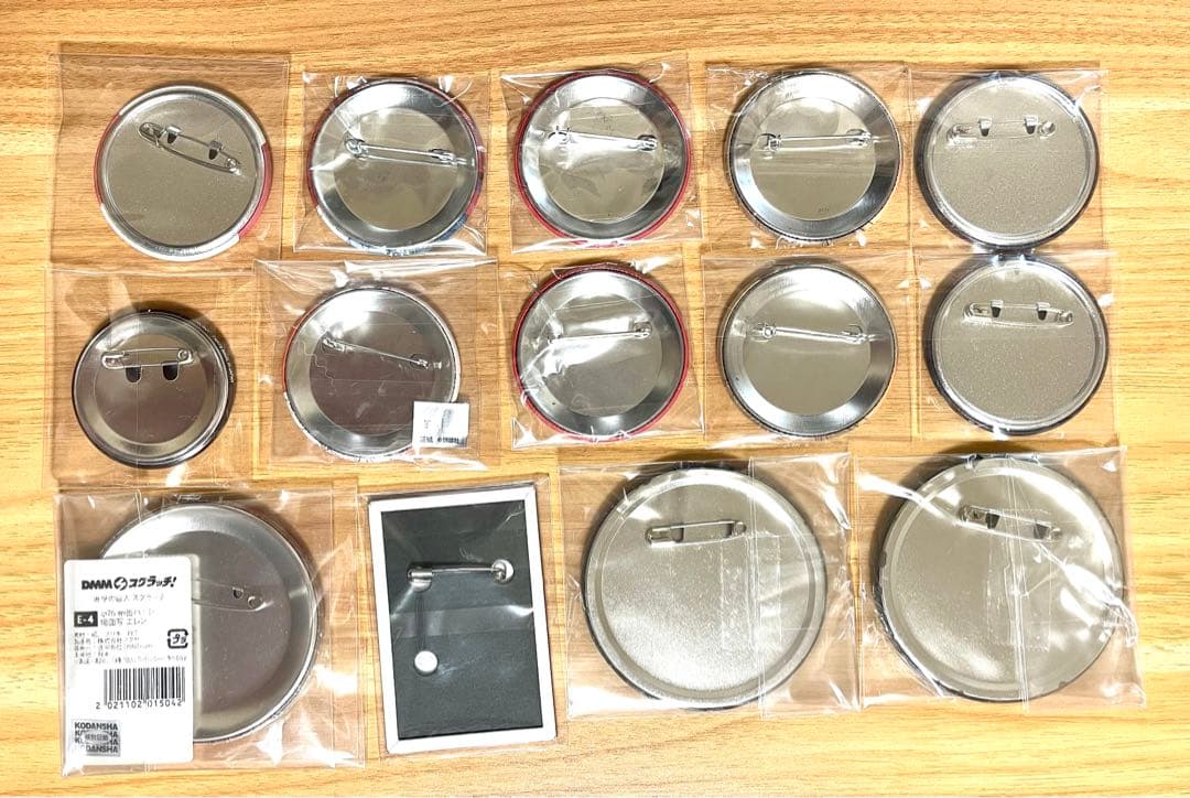 進撃の巨人　エレン 缶バッジ 14点まとめ