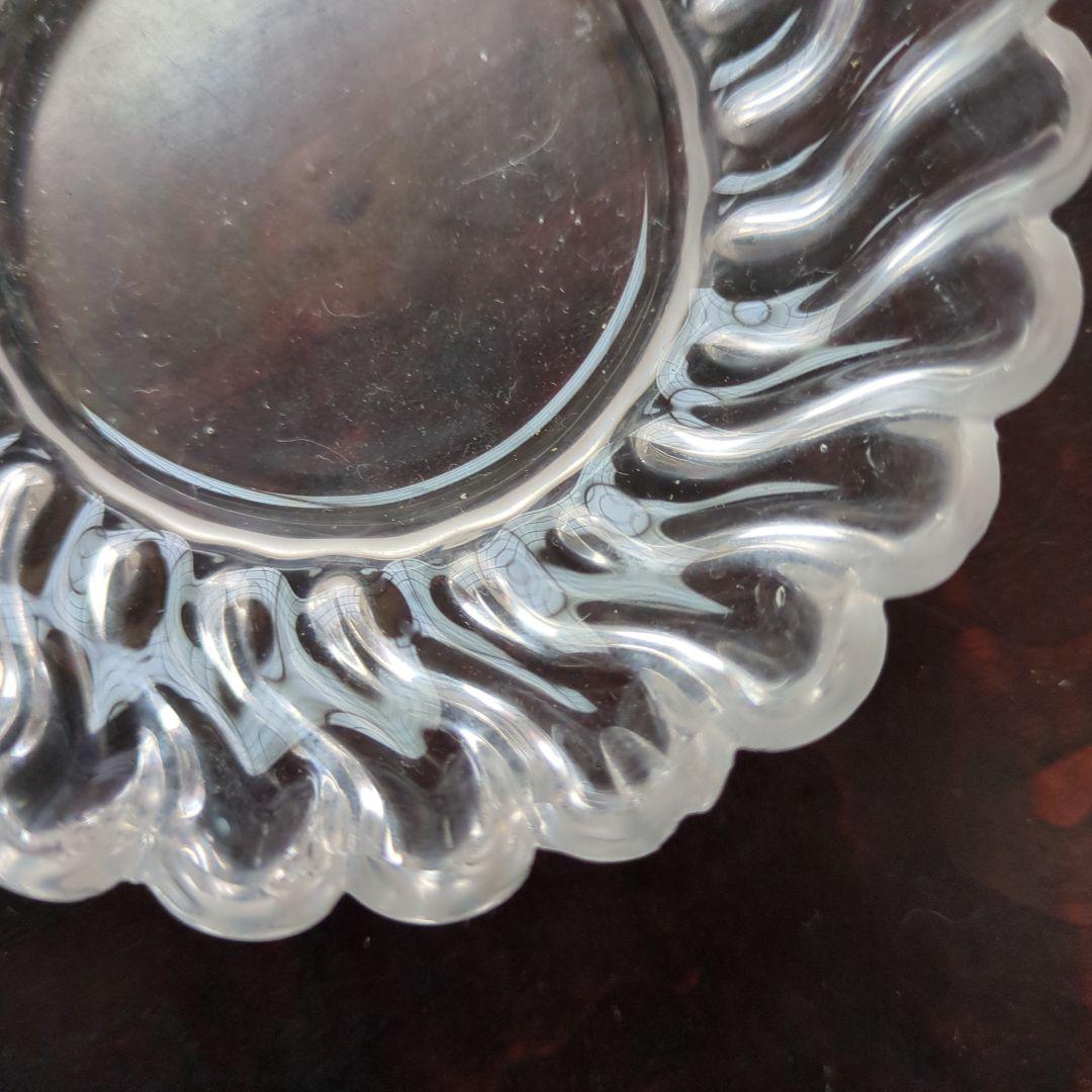 フリルガラス皿 木箱付き 直径約12cm　江戸硝子　捻縁　皿　骨董品　古美術