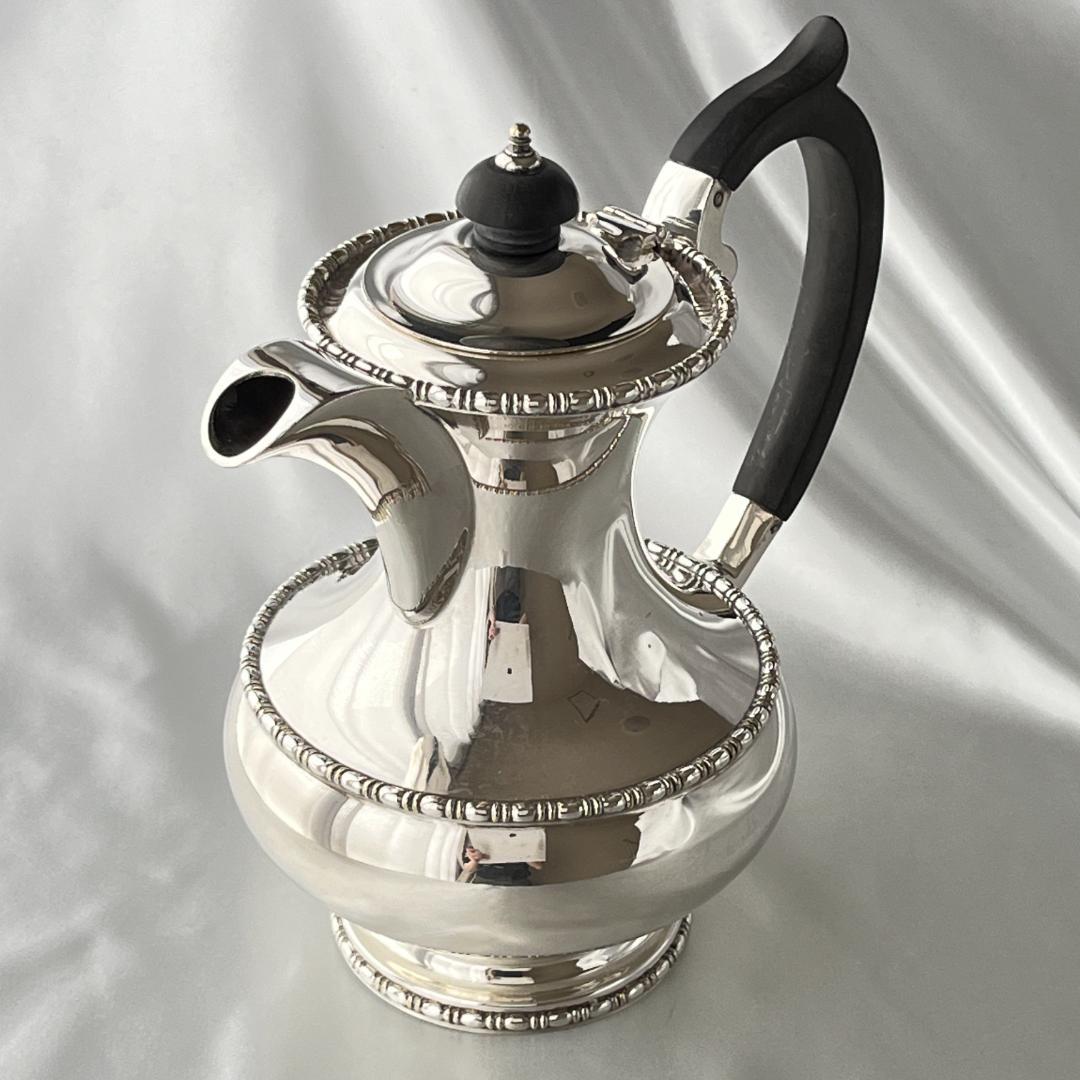 【Walker & Hall】 ペイズリーパターンのジャグ 【シルバープレート】