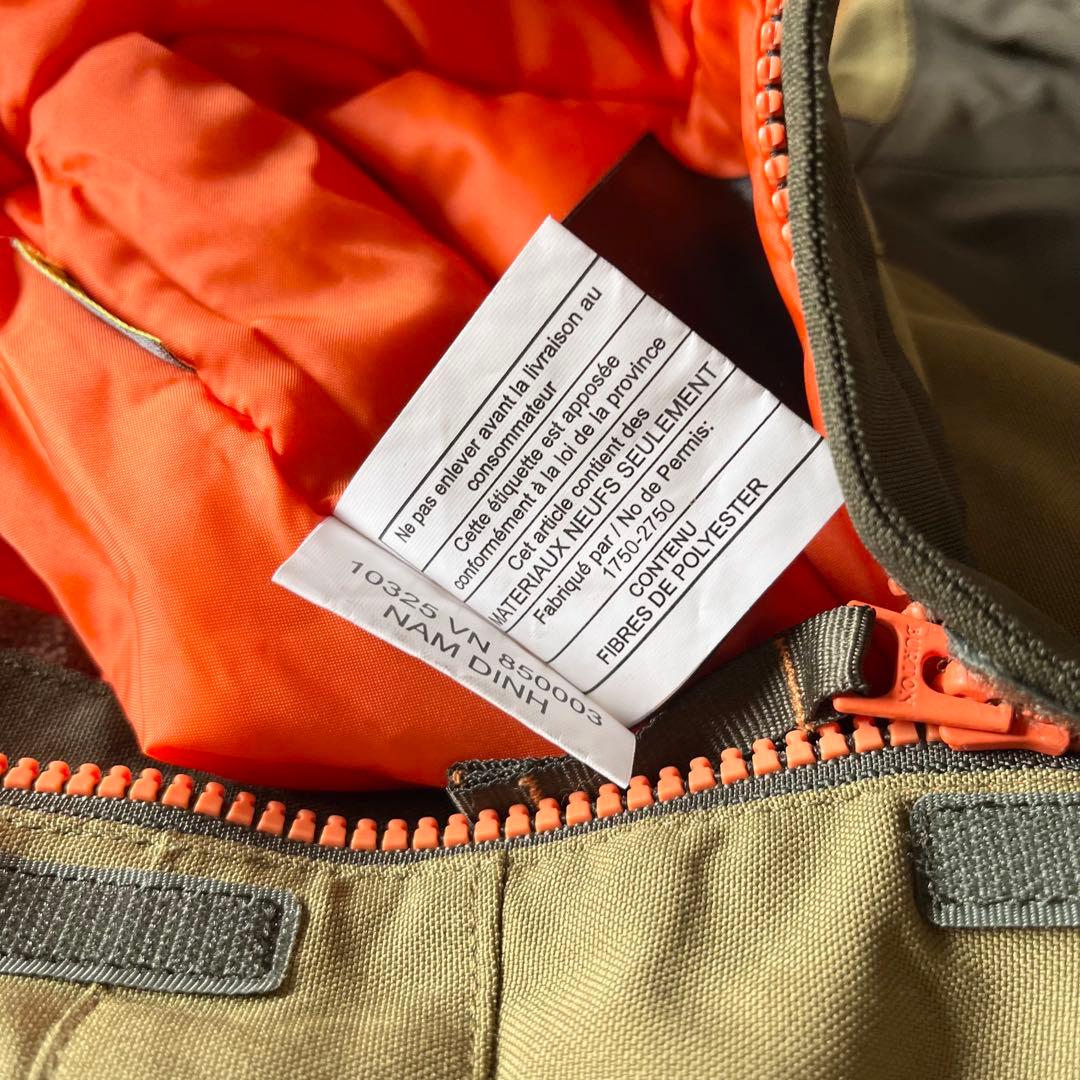 美品BURTON バートン　キッズ　スキー　スノーボードウェア ワンピース　2T