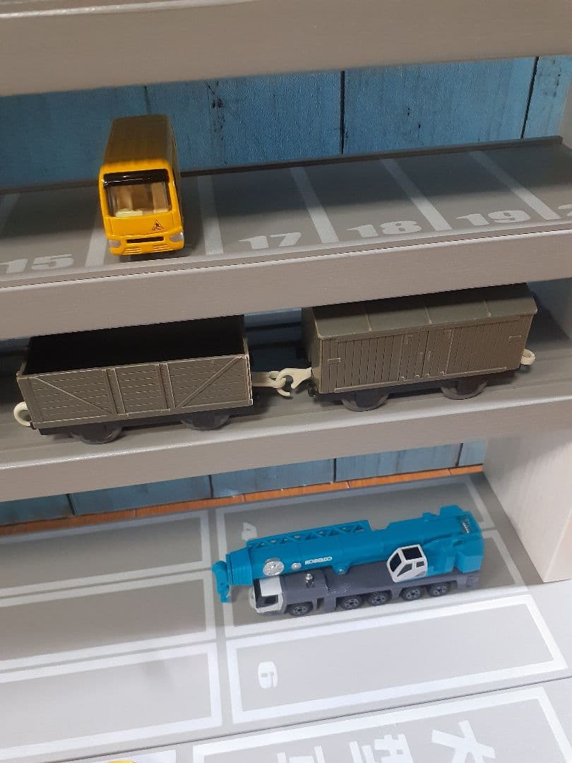 ユーやさま専用トミカプラレール収納棚7段110台ロングトミカ7台駐車