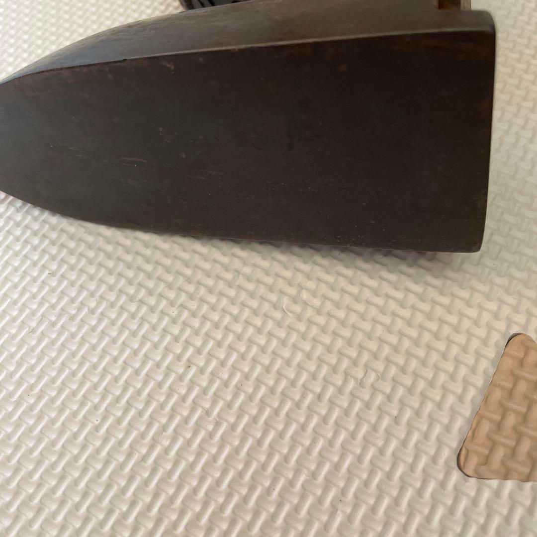 1／27まで発送停止 イギリス　アンティーク 金属製アイロン 木製ハンドル　貴重