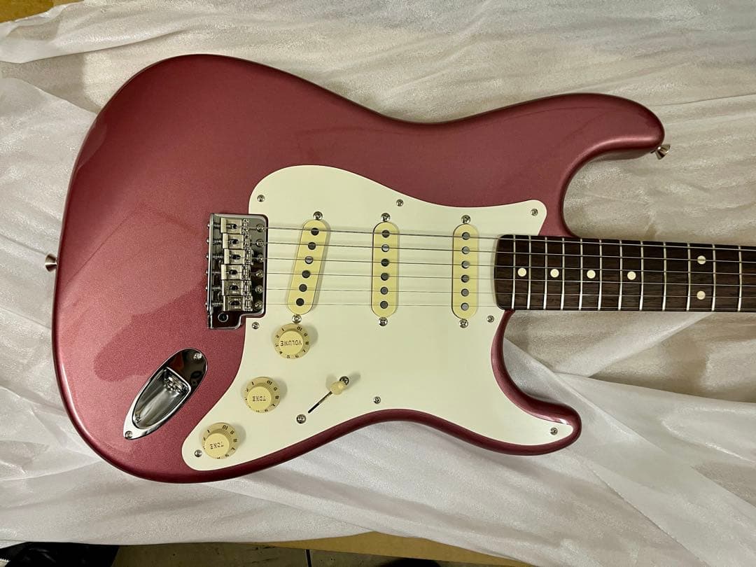 Fender Char Stratocaster Burgundy Chaモデル