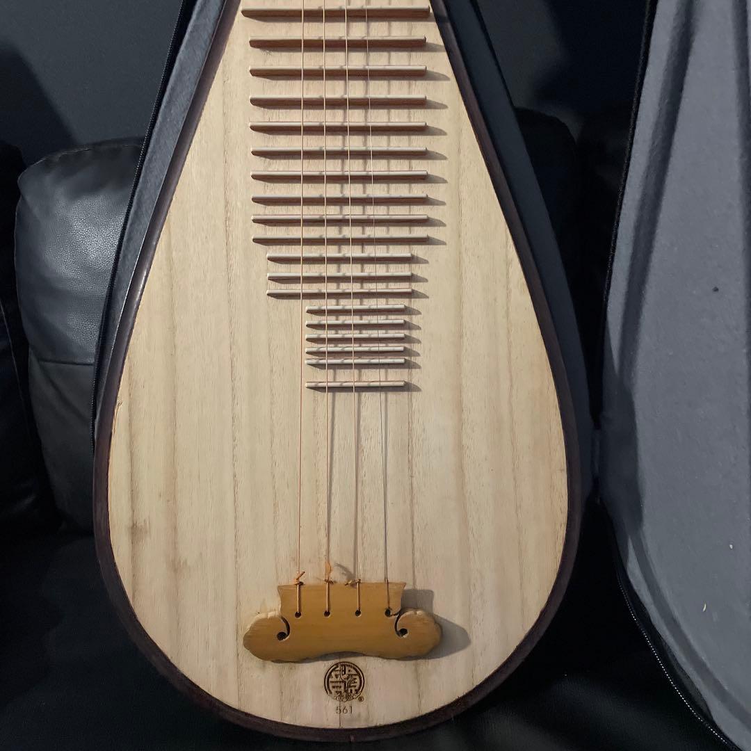 中国琵琶　敦煌びわ　新品弦4本付き　楽器　宮廷楽器 撥弦楽器