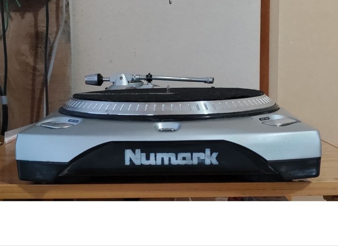 numark TT-200 ダイレクトドライブ ターンテーブル ①