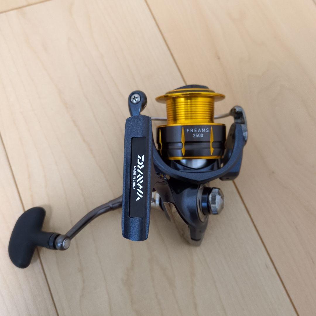 【ボブ】ダイワ 15 フリームス 2500 （未使用)