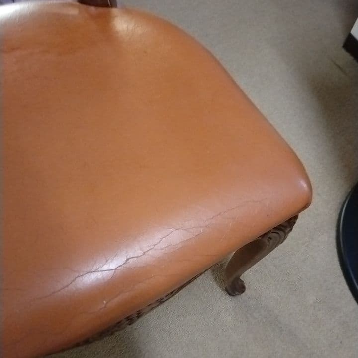 2脚セット　イタリア製　クラシック　ネコ脚　ロココ調チェア　本革張り　着座不可