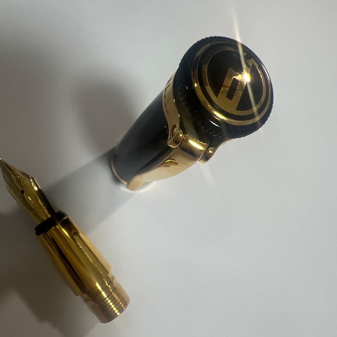 ダンヒル センチュリーマン ブラックレジン ゴールド万年筆