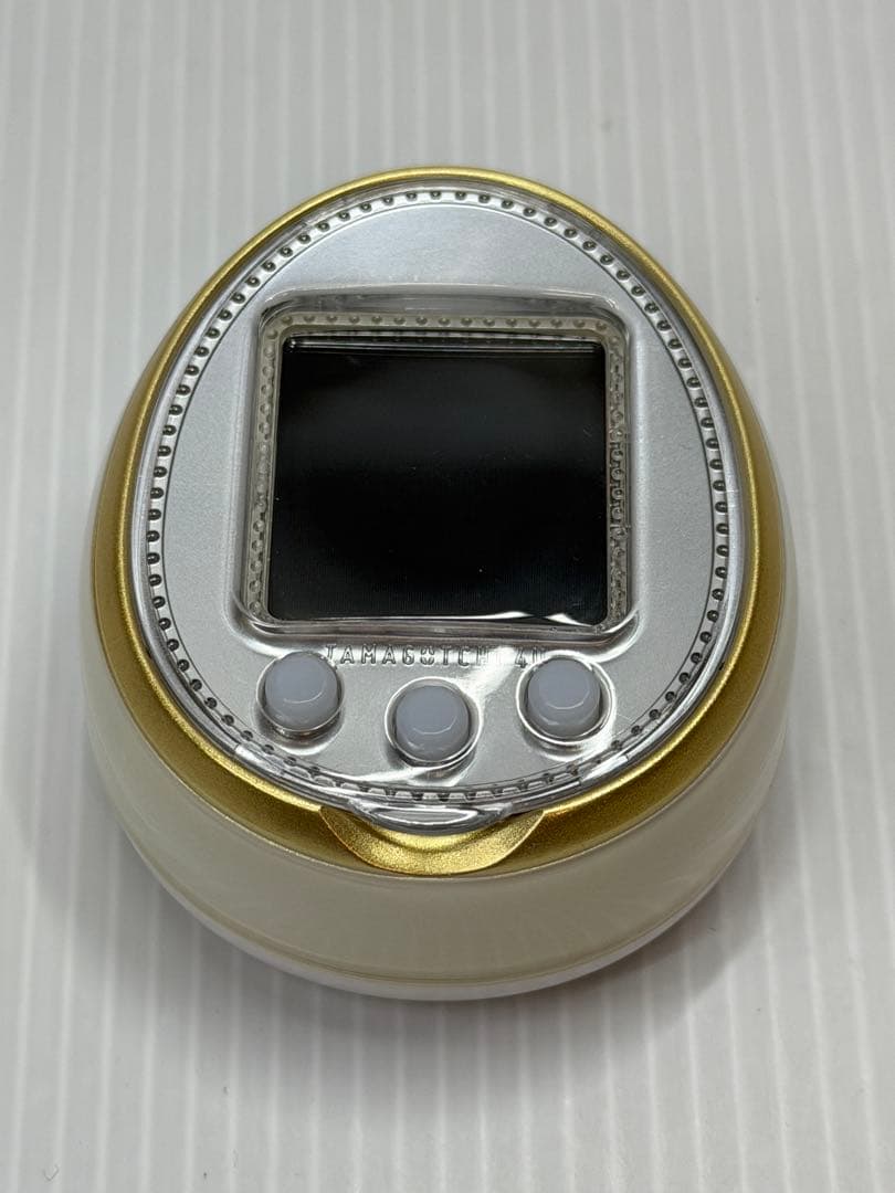 【美品】TAMAGOTCHI 4U ホワイト　たまごっち