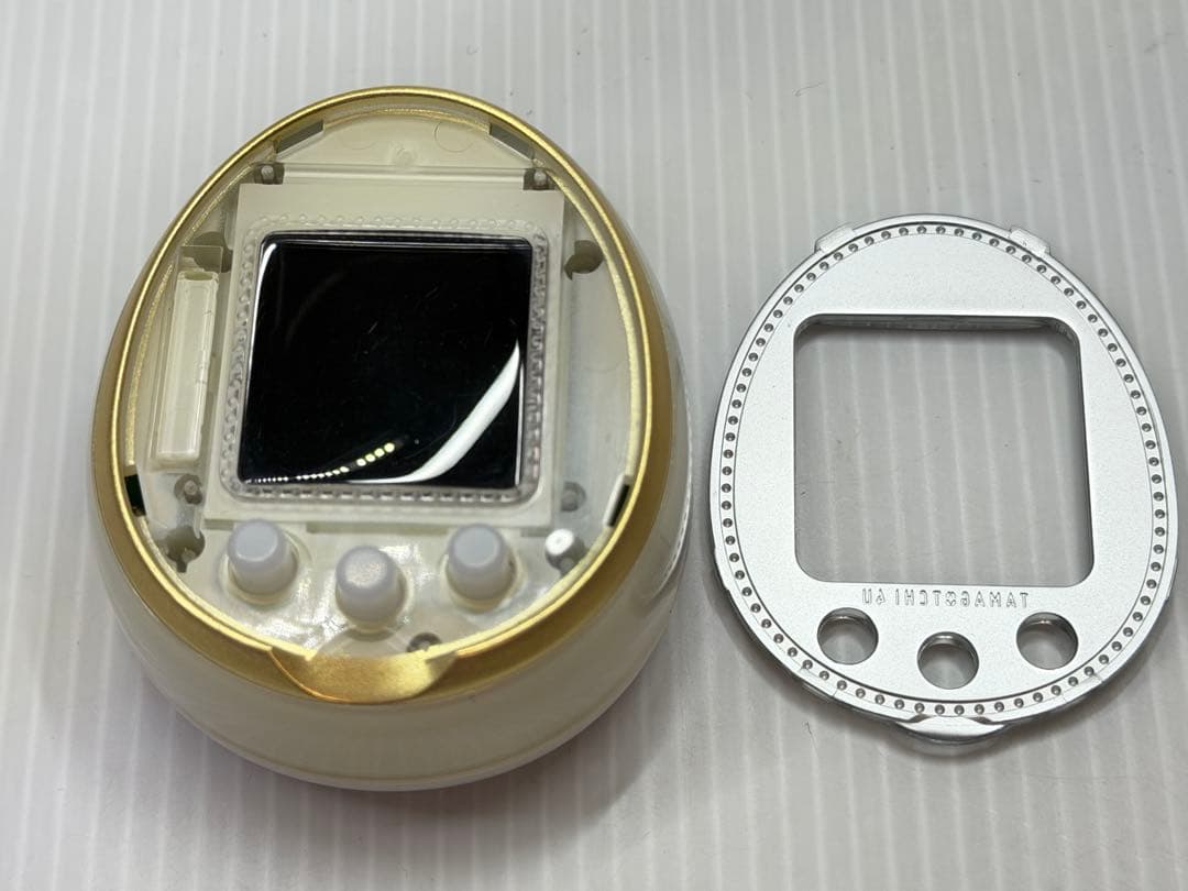 【美品】TAMAGOTCHI 4U ホワイト　たまごっち