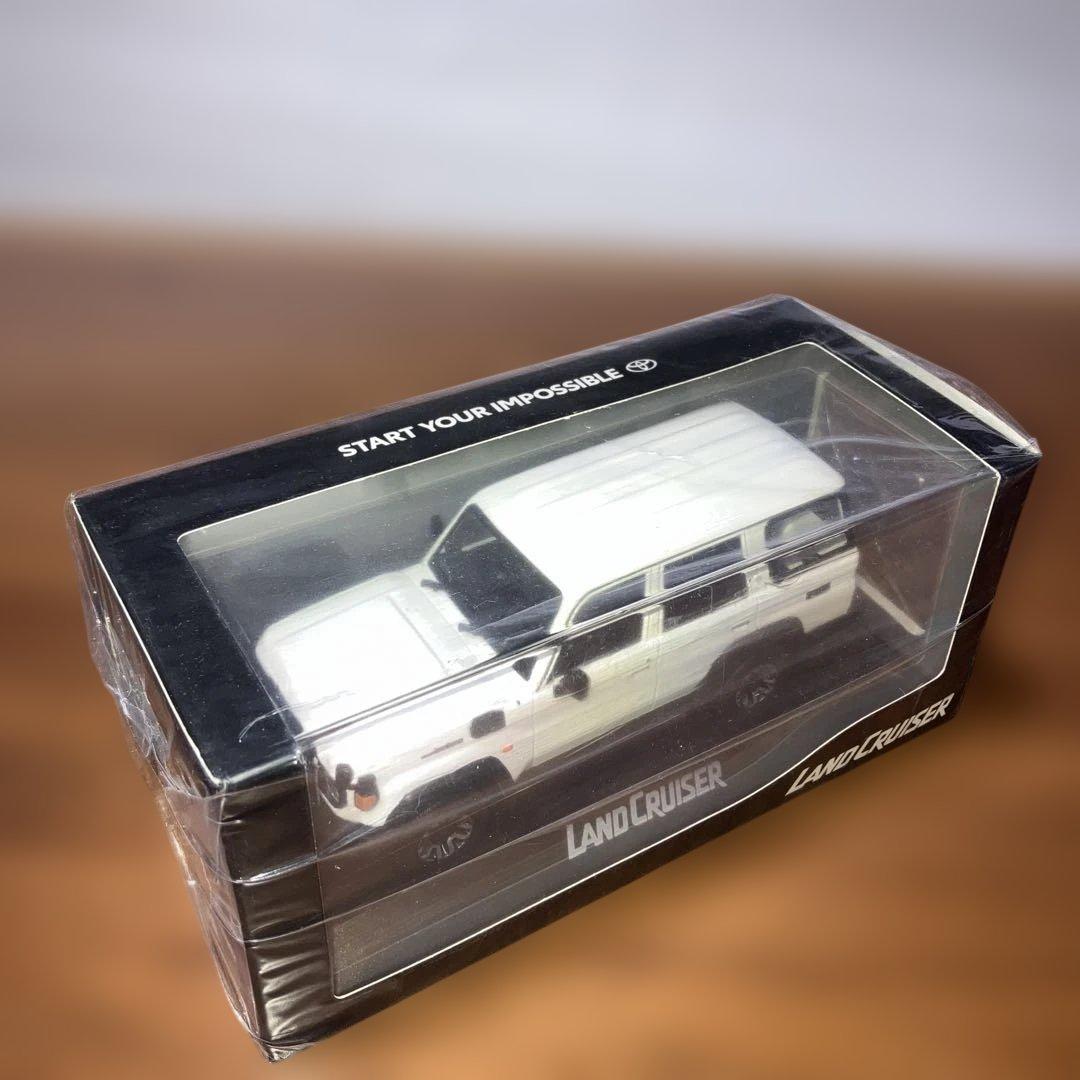 トヨタランドクルーザー70 ミニカー カラーサンプル スーパーホワイトII非売品