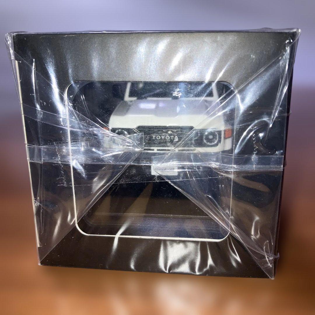 トヨタランドクルーザー70 ミニカー カラーサンプル スーパーホワイトII非売品