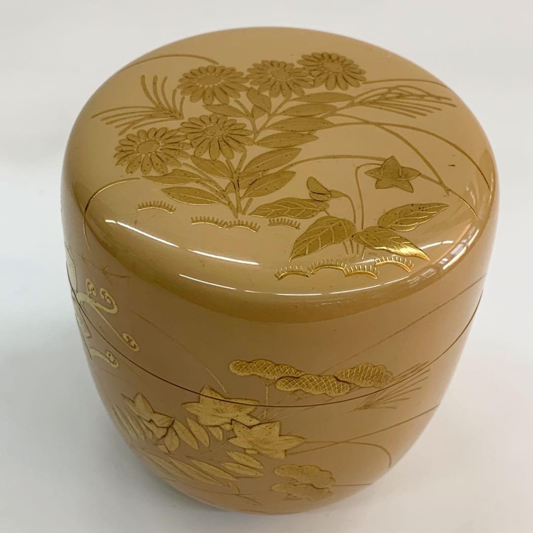 【棗　春秋草花　白漆塗】　新井司峰　共箱