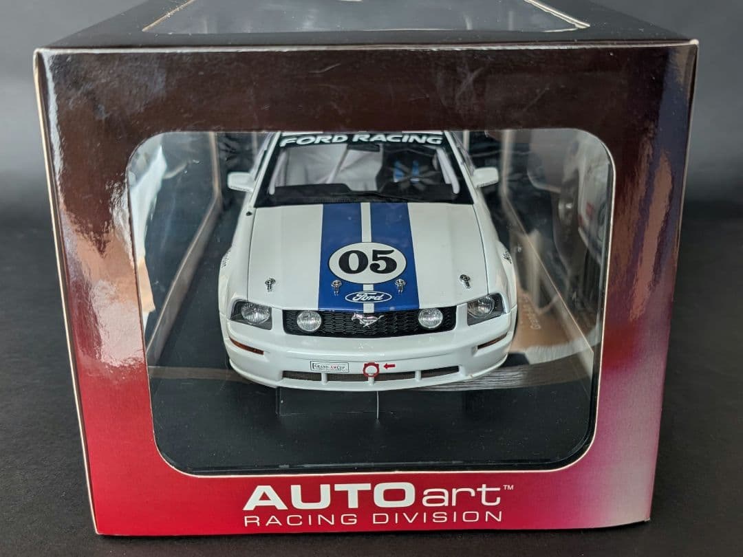 オートアート 1/18 フォード マスタング FR500C 2005 #5