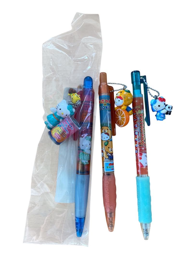 【新品と傷汚れあり】ご当地キティグッズ　合計33点