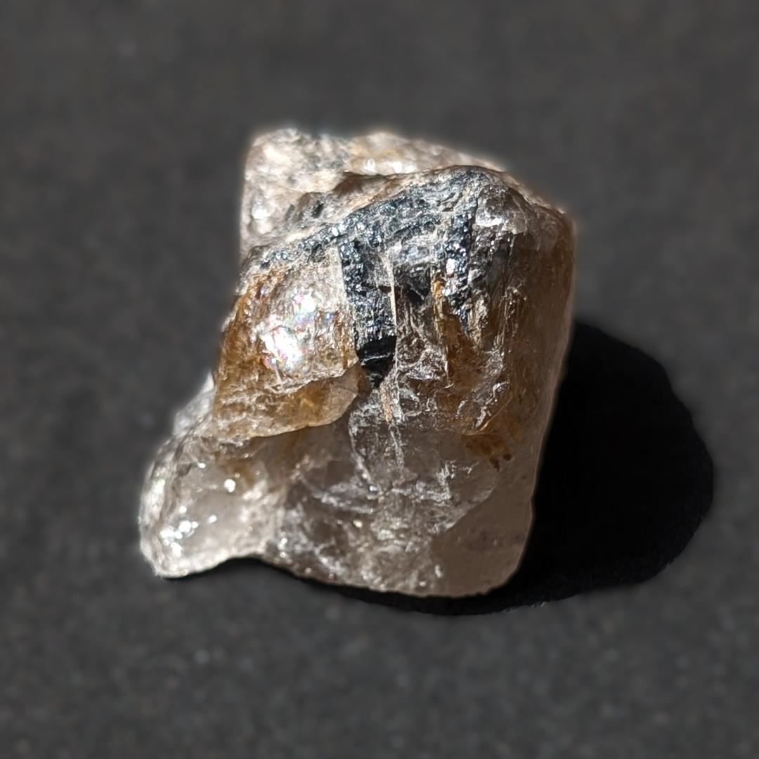 太陽放射ルチル 原石 ヘマタイトから伸びる 金が成る お守り 贈り物 ギフト