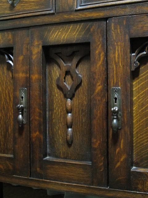 英国 イギリス アンティーク ジャコビアン様式 ブルボーズレッグ サイドボード