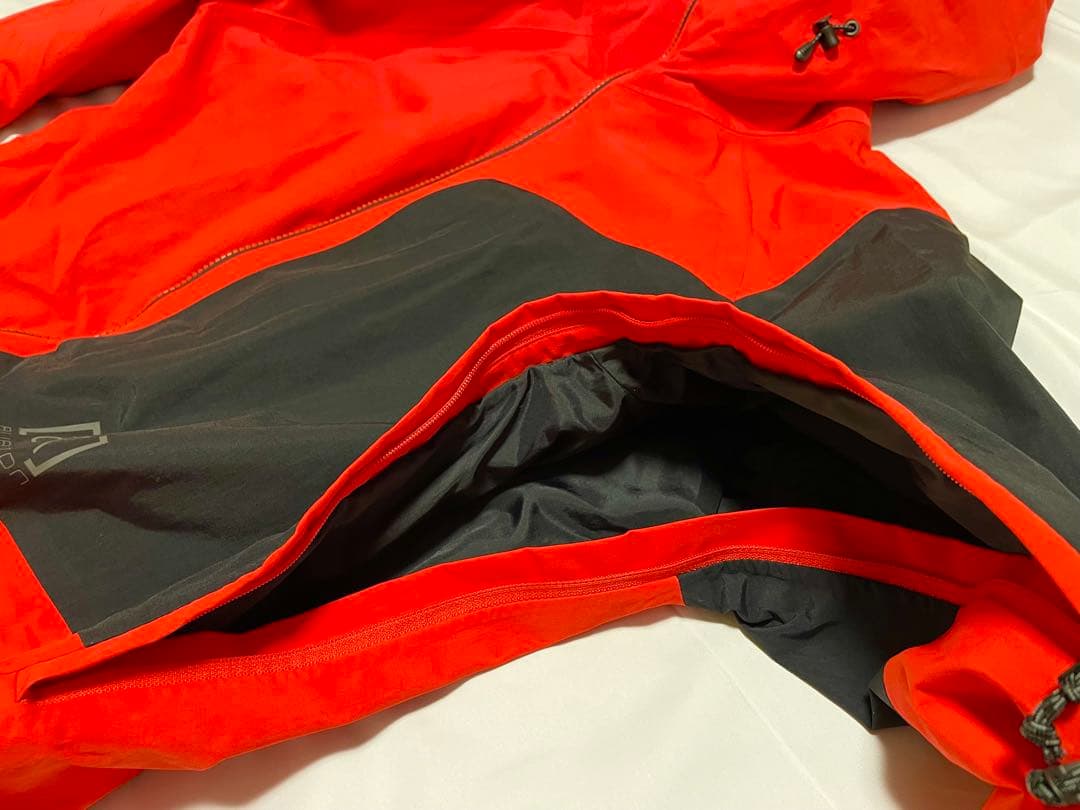 美品 バートン ak GORE-TEX 2L BOOM JACKET Mサイズ