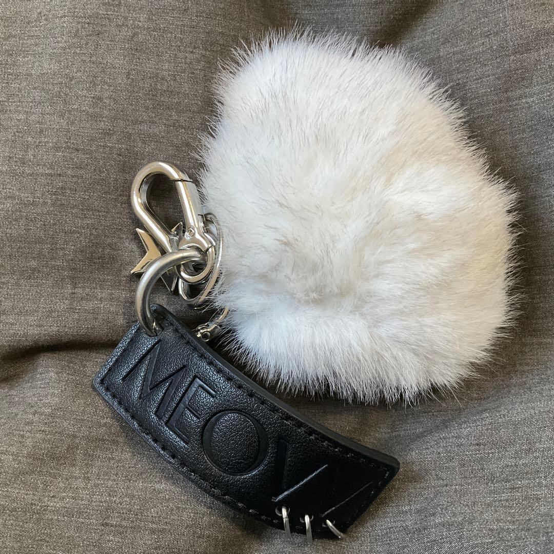 meovv アンナ　キーリング　jelly paw