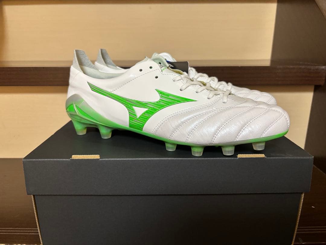 サッカースパイク　ミズノ　モレリアネオ4 JAPAN 限定色　新品　27cm